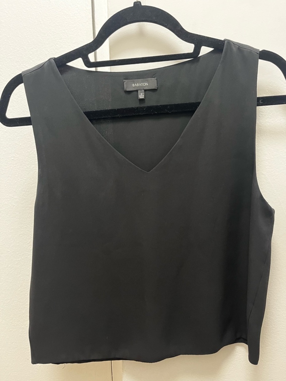 Babaton Black V-Neck Sleeveless Camisole